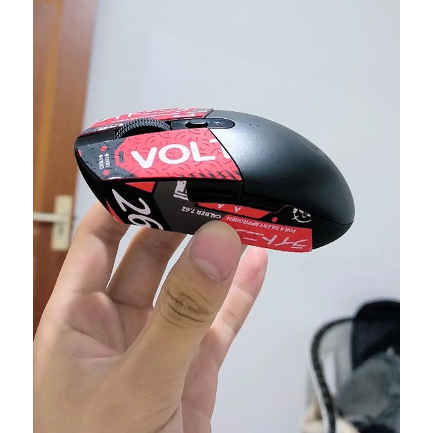 Suitable for Logitech G102 G304 mouse anti-skid sticker special side sweat-absorbing skin sticker