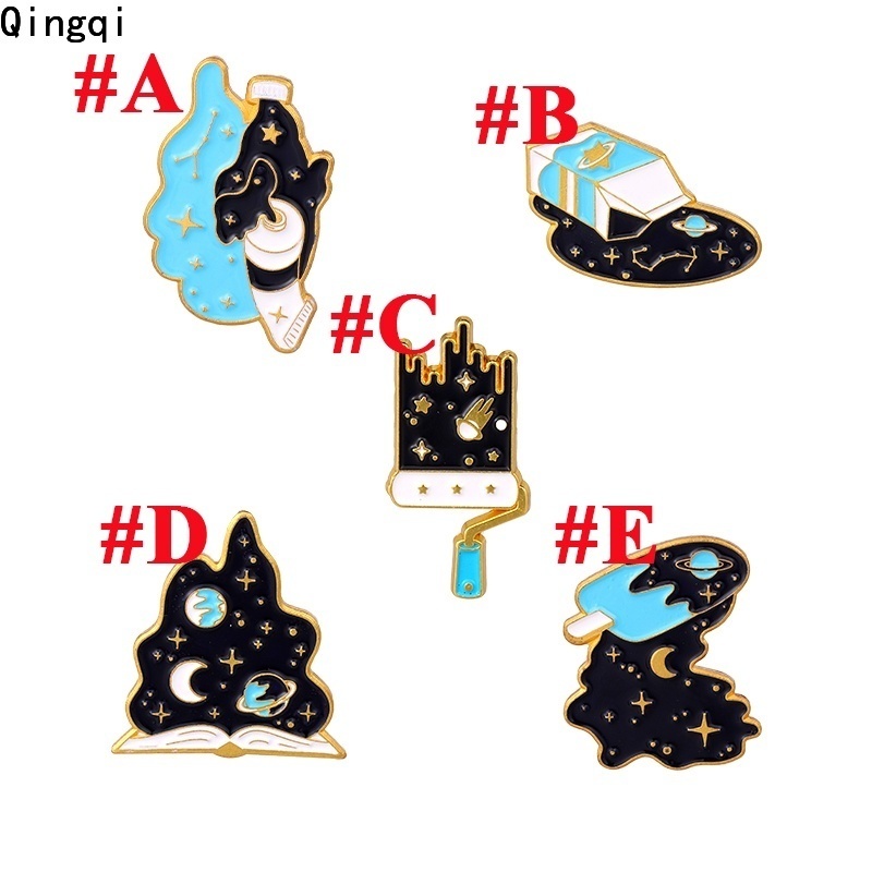 Ghim cài áo Miss Zoe hình vũ trụ galaxy tráng men