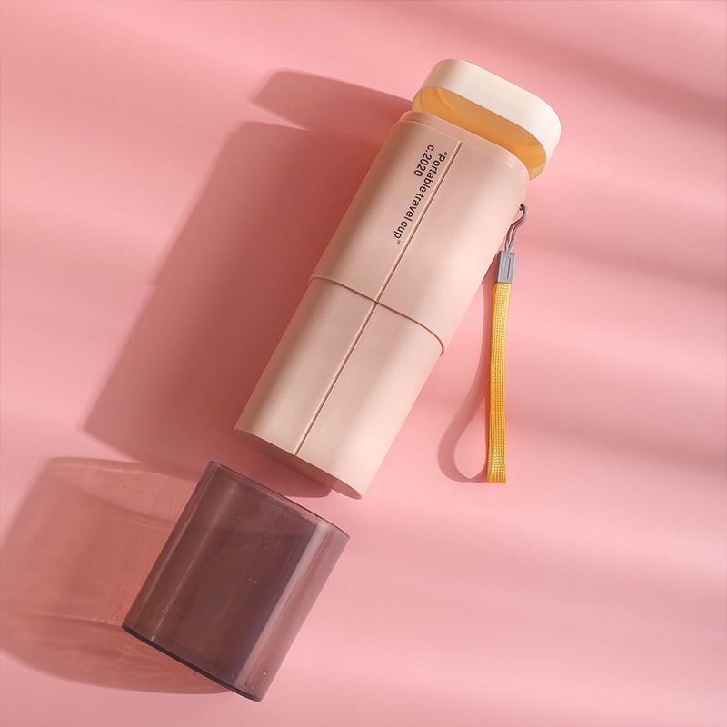 Toilet cup set Creative travel toothbrush holder.