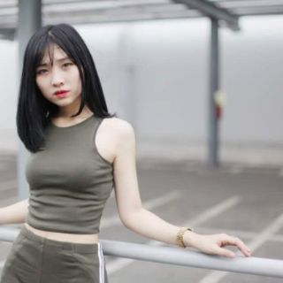 Áo croptop thể thao AGE2X