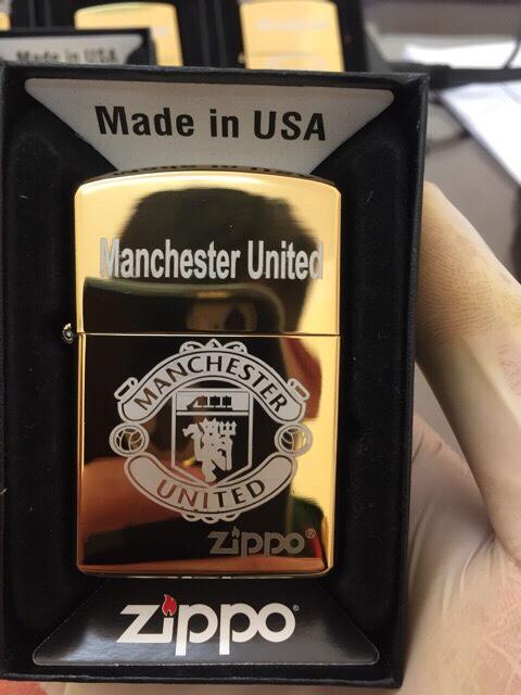 Vỏ Bật Lửa Zippo Logo Manchester United