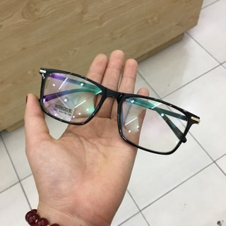 Gọng kính cận vuông