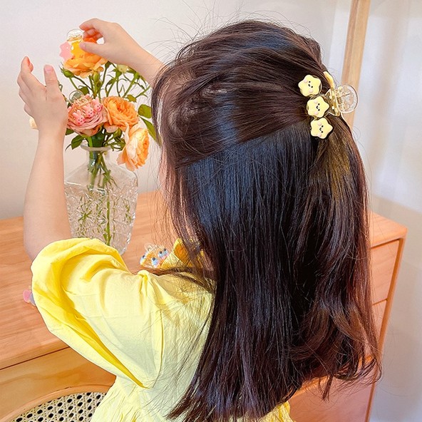 Kẹp tóc mái màu sắc ngọt ngào dễ thương cho bé gái