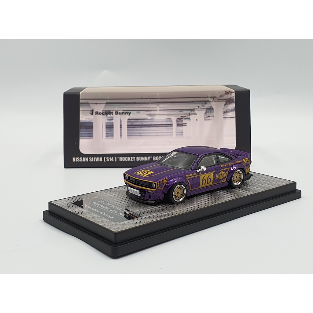 Xe Mô Hình NISSAN SILVIA (S14) &quot;ROCK BUNNY&quot; BOSS AERO METALLIC PURPLE 1:64 INNO MODELS (Tím)