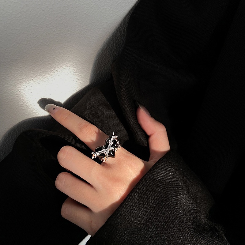 Nhẫn màu đen phong cách hip hop cổ điển