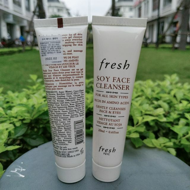Sữa rửa mặt fresh soy face cleanser