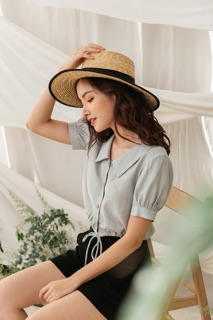 Áo cổ sen vuông