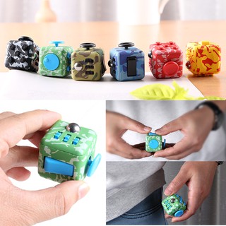 Đồ chơi khối nút bấm Fidget Cube giúp giảm stress cho người lớn / trẻ em