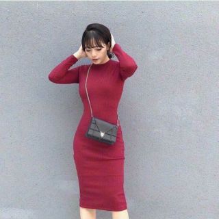 Váy len tăm cổ cao