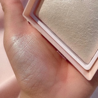 Phấn bắt sáng Kim Cương Highlight Dazzling