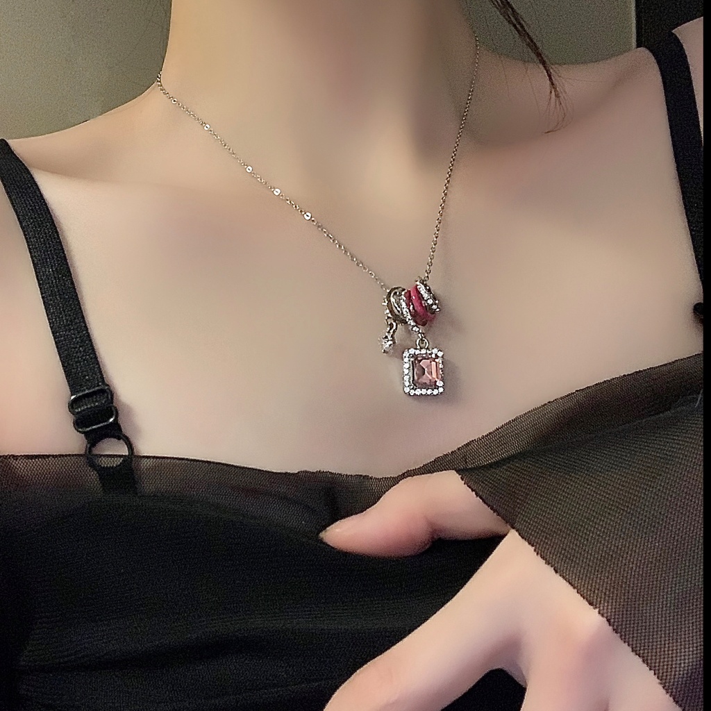 Dây Chuyền Mặt Hình Khối Lập Phương Nhiều Màu Sắc 19A1671