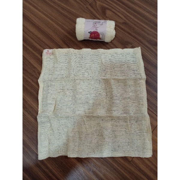 KHĂN RỬA MẶT KIÊM TẨY TRANG HANHSILK. 100% SỢI TƠ TẰM ( mẫu mới dày đẹp), DÙNG TỐT CHO CẢ TRẺ NHỎ