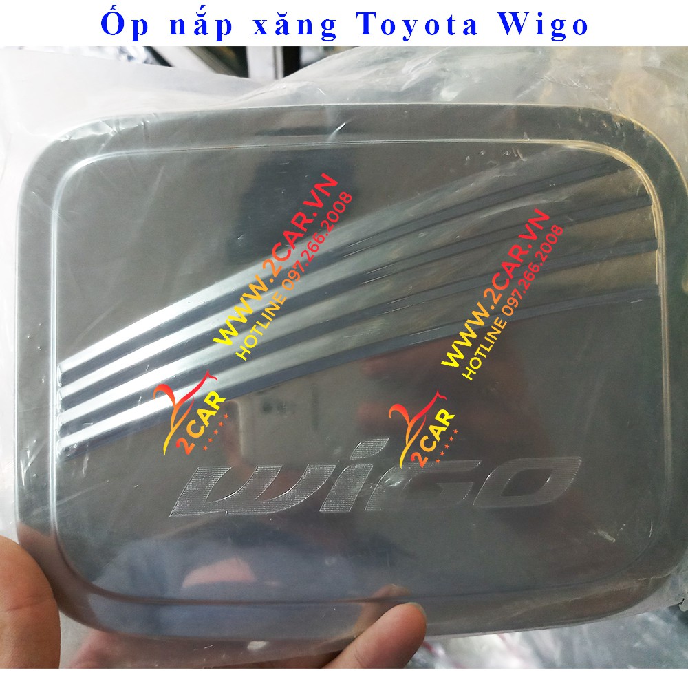 Ốp nắp bình xăng xe Toyota Wigo