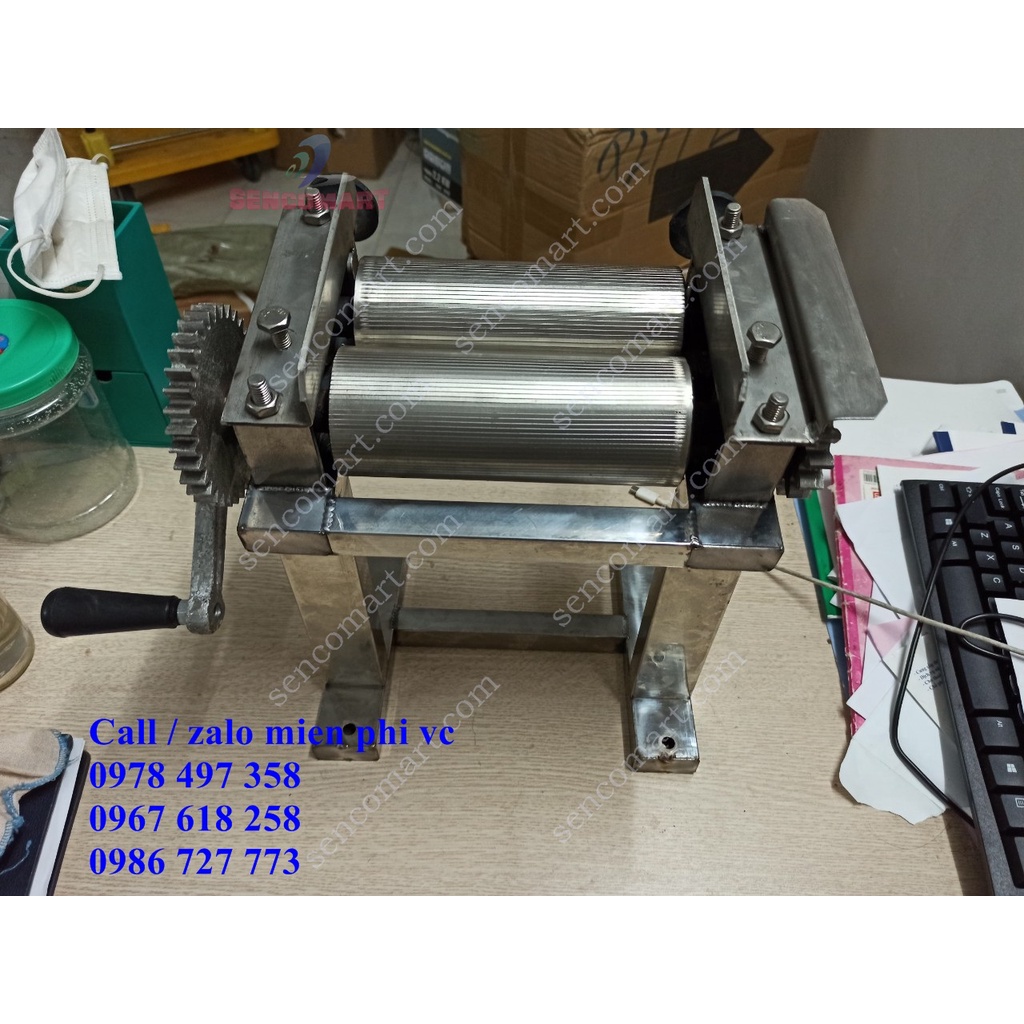 Máy cán khô mực quay tay khung inox. 100% hàng Việt Nam chất lượng cao