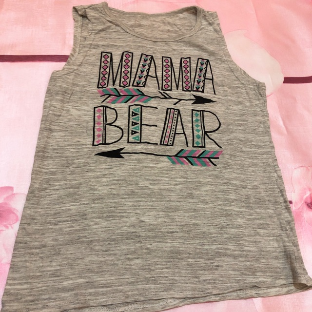 Áo xách nách màu xám như hình hàng chất đẹp shop còn 1c sale lỗ nàng nào hốt ngay nhé , dễ phối đồ lắm luôn ..