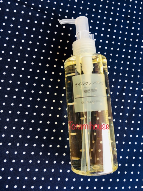 Dầu tẩy trang Muji cleansing oil sensitive (Made in Japan)