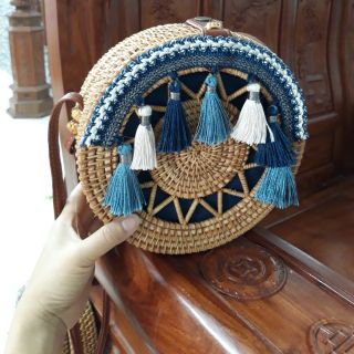 Túi mây tua rua đi biển
