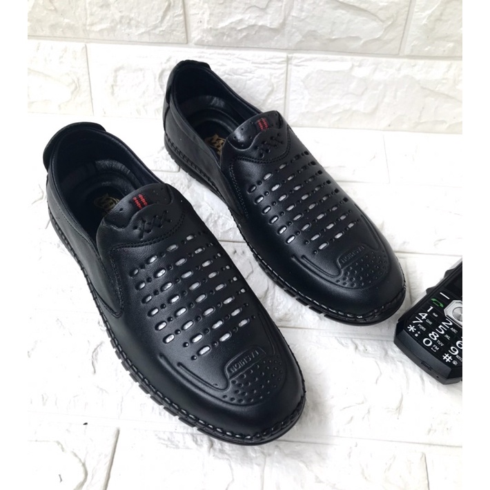 [ Rẻ vô địch ] Giày lười nam da bò cao cấp..đế cao su dẻo..có lổ tản nhiệt..mã LC03..màu đen..bảo hành 12 tháng