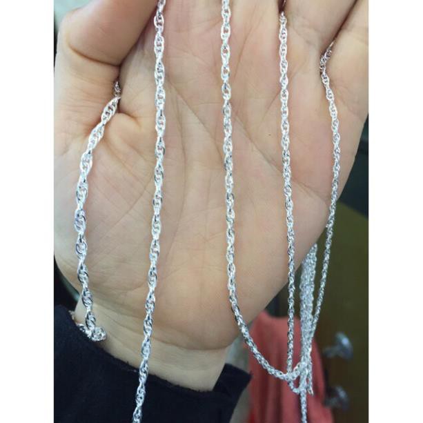 dây chuyền soắn kép , bền , đẹp , chắc chắn sẽ là món đồ được chị em tin dùng