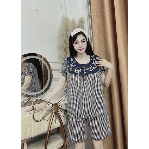 Bộ đồ bà bầu mùa hè quần đùi áo cộc tay kẻ caro cổ thêu đen mặc nhà siêu mát thiết kế cao cấp