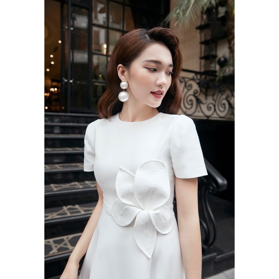 Đầm xoè dự tiêc | đi làm sang trọng đính hoa nổi form chữ A trắng tinh khôi