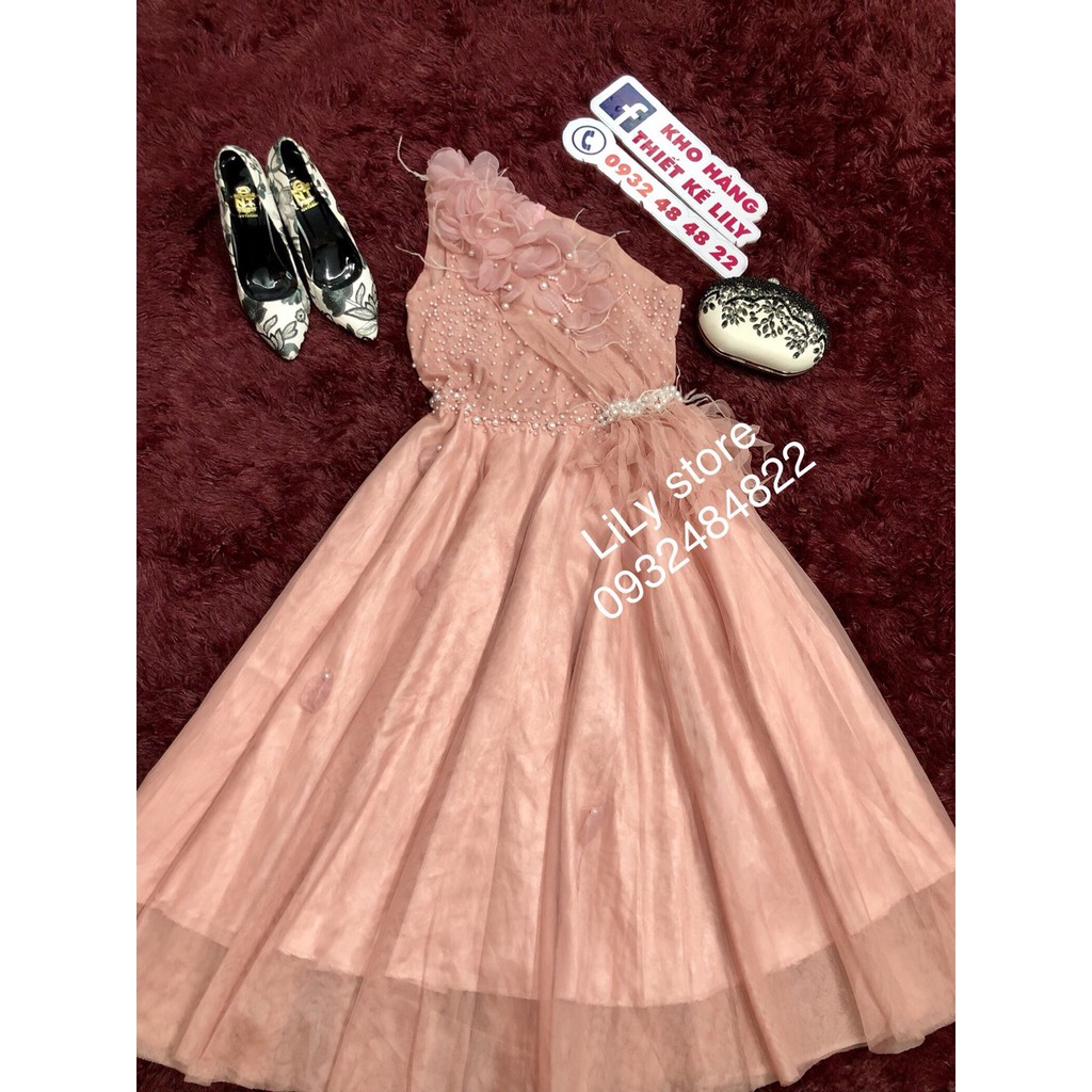 Lệch vai hoa nổi phối cườm và lông vũ SIÊU SANG ành video thật 1000%