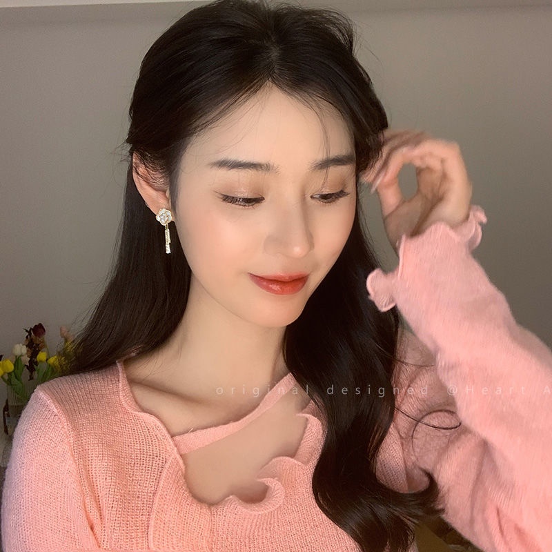 Bông Tai Hình Hoa Trà Đính Đá Và Ngọc Trai Giả Phong Cách Mới Thời Trang Mùa Hè 2022 Dễ Phối Đồ Cho Nữ