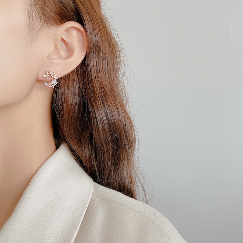 Khuyên Tai Hình Chữ C Đính Đá Zircon Phong Cách Hàn Quốc Cho Nữ