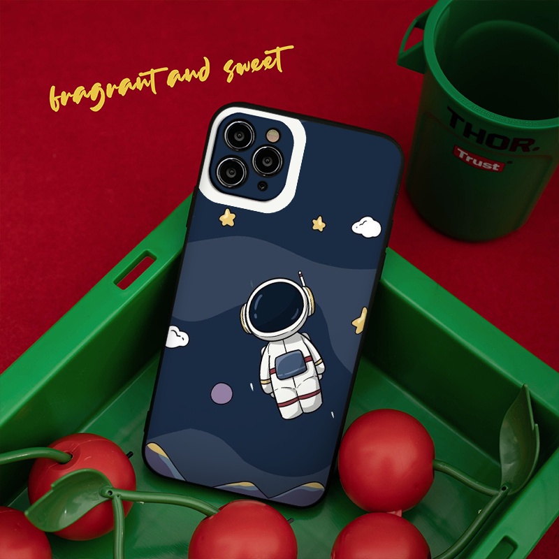 Ốp lưng IPhone Phi hành gia chill giữa ngân hà ốp iphone 12 promax 11 11pro 13promax 6s 7plus 8plus x xsmax vuông