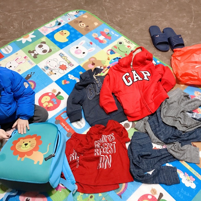 Áo khoác baby Gap