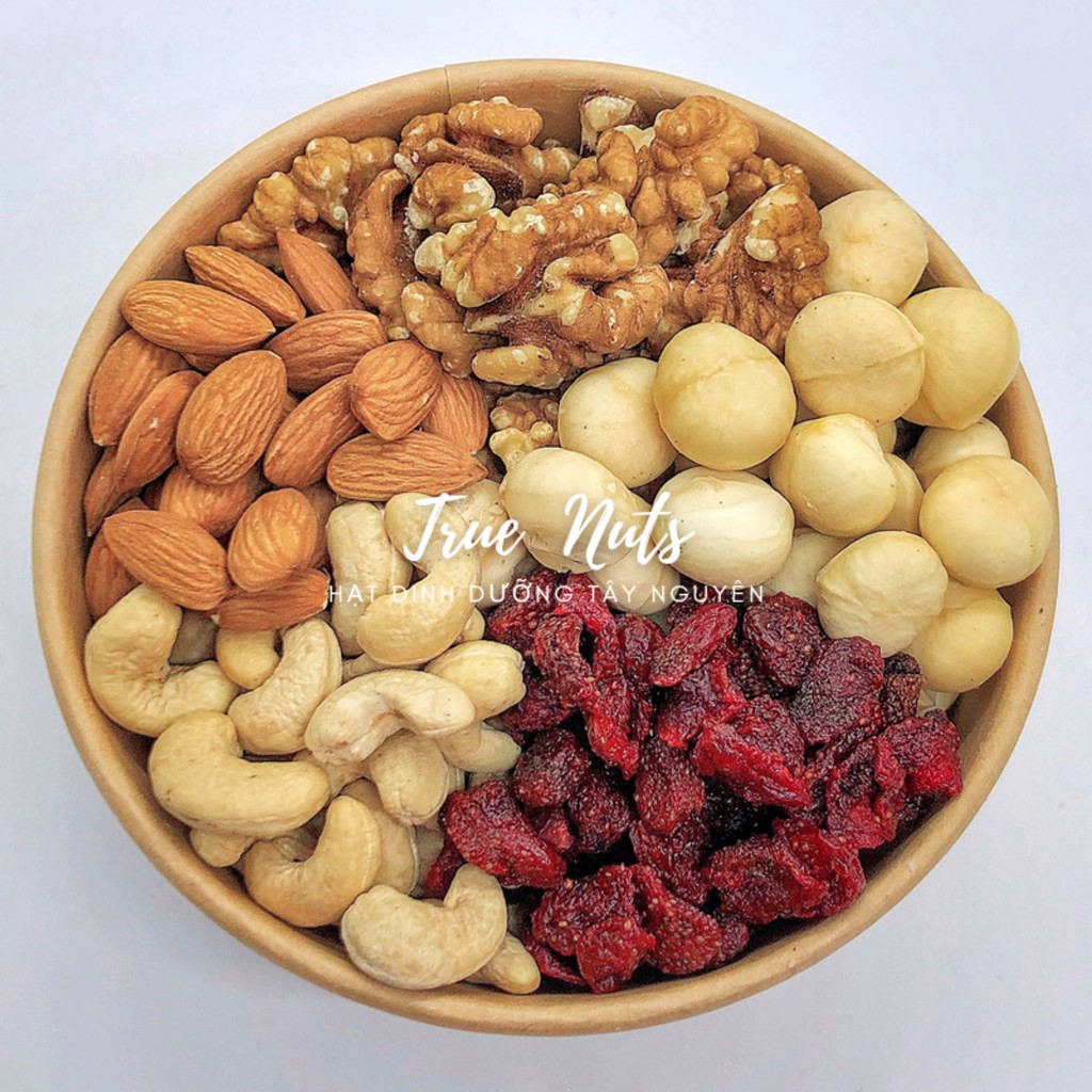 Mixnuts Dâu Tây Và Hạt Dinh Dưỡng Mix 4 Loại (Macca, Điều, Hạnh Nhân, Óc Chó) - Granola Siêu Hạt - Ăn Vặt Mẹ Bầu