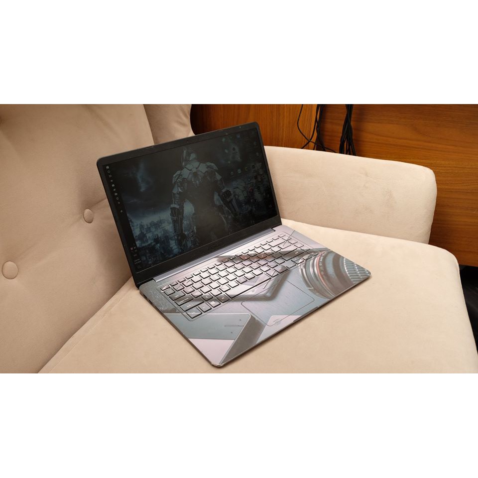 Máy tính xách tay ASUS X510UAR, CORE I5-8250U, RAM 8GB, SSD 120GB, HDD 1TB.