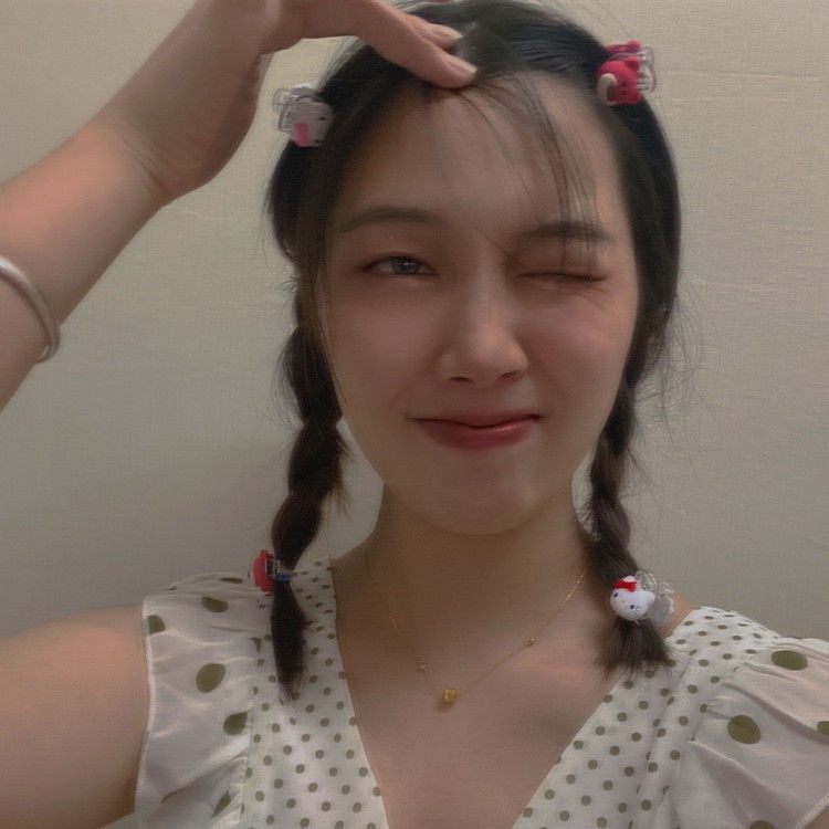 Kẹp tóc nhỏ nhắn hình dạng dễ thương dành cho trẻ em