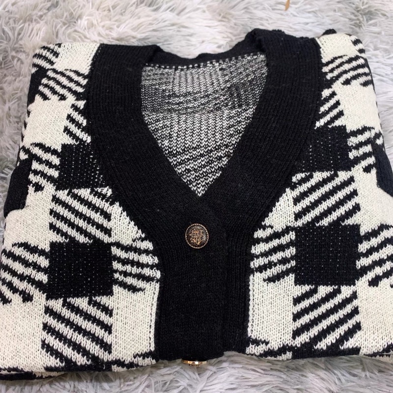 Áo cardigan nữ oversize, áo khoác ngoài loại 1 có viền sọc trắng đen chất liệu len dày đặn | BigBuy360 - bigbuy360.vn