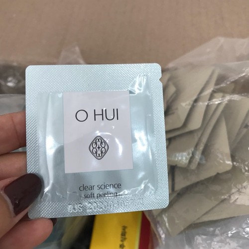 Combo 10 Gói Tẩy Da Chết OHUI Clear Science Soft Peeling 1ml x 10