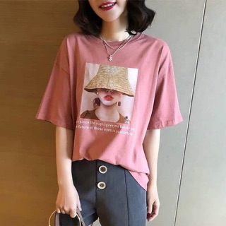 Áo phông thụng tay lỡ cô gái