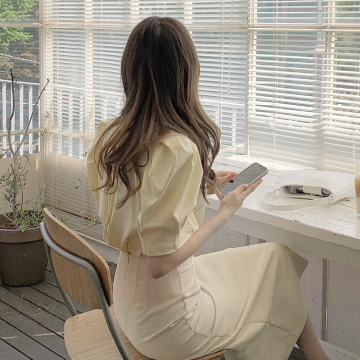 Set Áo Kiểu Tay Phồng + Chân Váy Dài Lưng Cao Thời Trang Thoải Mái Cho Nữ 43792