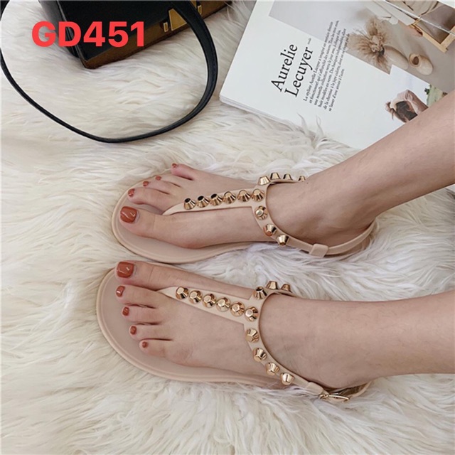 Dép xỏ ngón siêu xinh