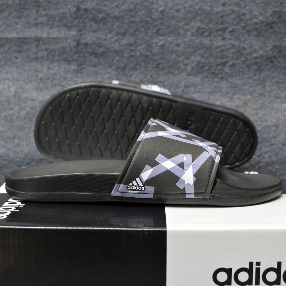 Dép Adidas Cloudfoam Plus Graphic đen quai đen sọc môn trắng