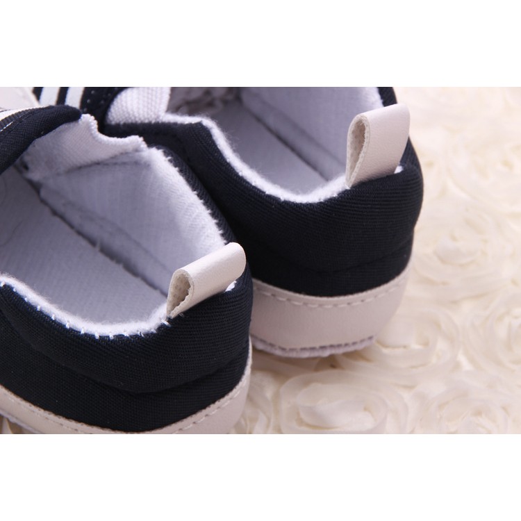 GIÀY SLIPON TẬP ĐI SỌC NGANG - ĐEN | BigBuy360 - bigbuy360.vn