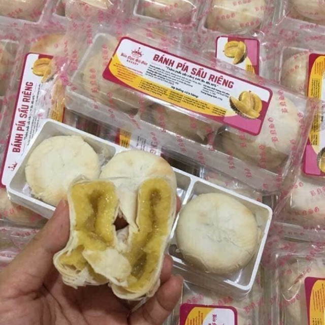 Bánh pía Sầu riêng