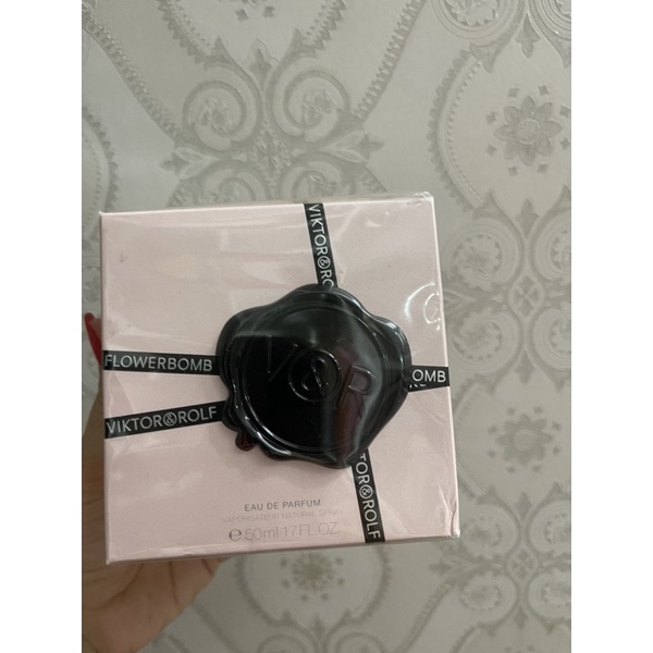 NƯỚC HOA VIKTOR&ROLF FLOWERBOMB EDP 50ML CHÍNH HÃNG