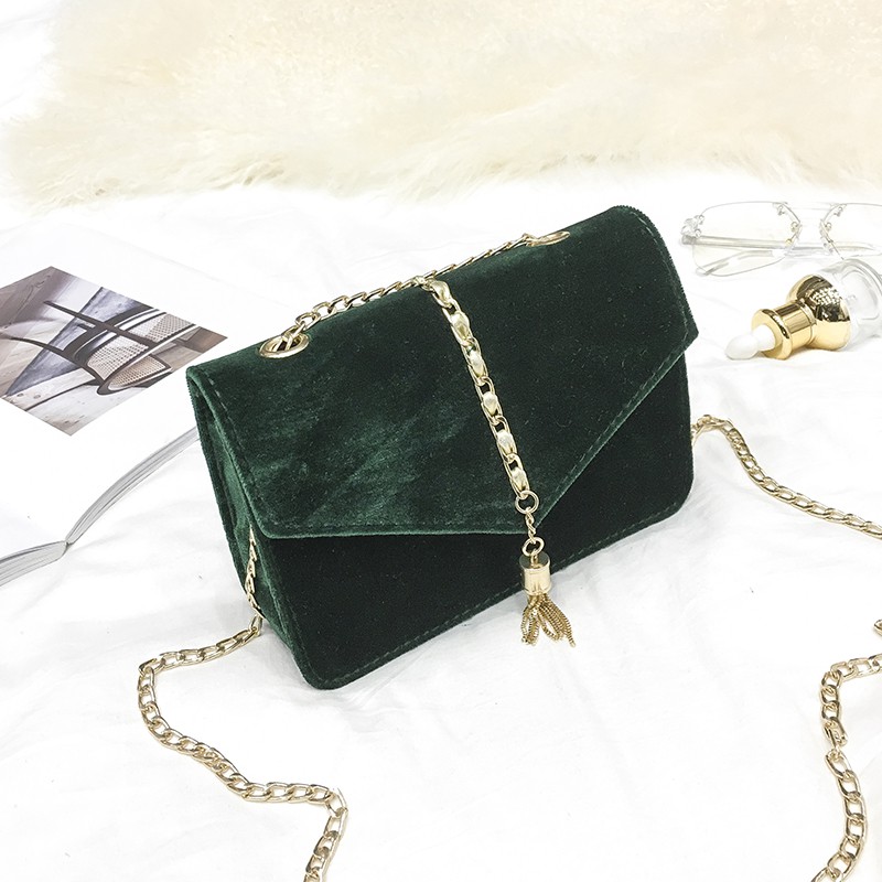 Túi Đeo Chéo Vải Nhung Mềm Mại Phối Khóa Tua Rua
