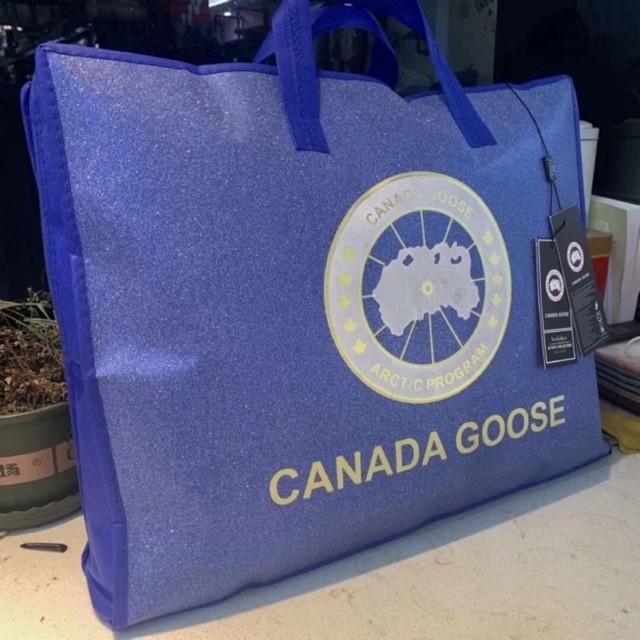 Chăn tơ tằm CANADA GOOSE.