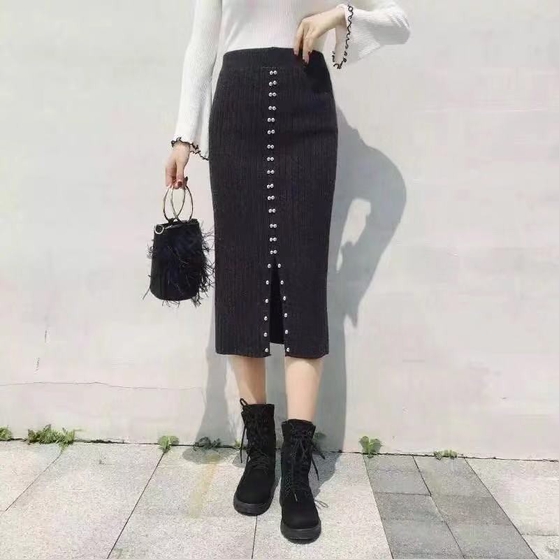 [SẴN HÀNG] Váy len dáng bút chì đính cúc Dài 70cm Chất len đẹp, không nhão, xù | BigBuy360 - bigbuy360.vn