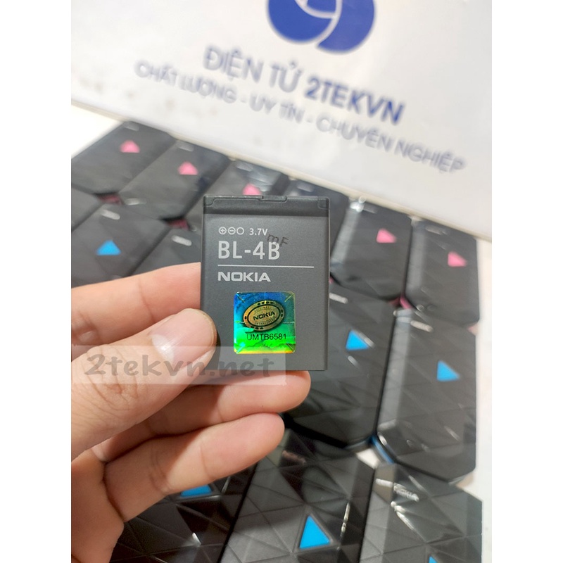 Điện thoại nắp gập Nokia 7070 kiểu dáng độc lạ- Bảo hành 12 tháng