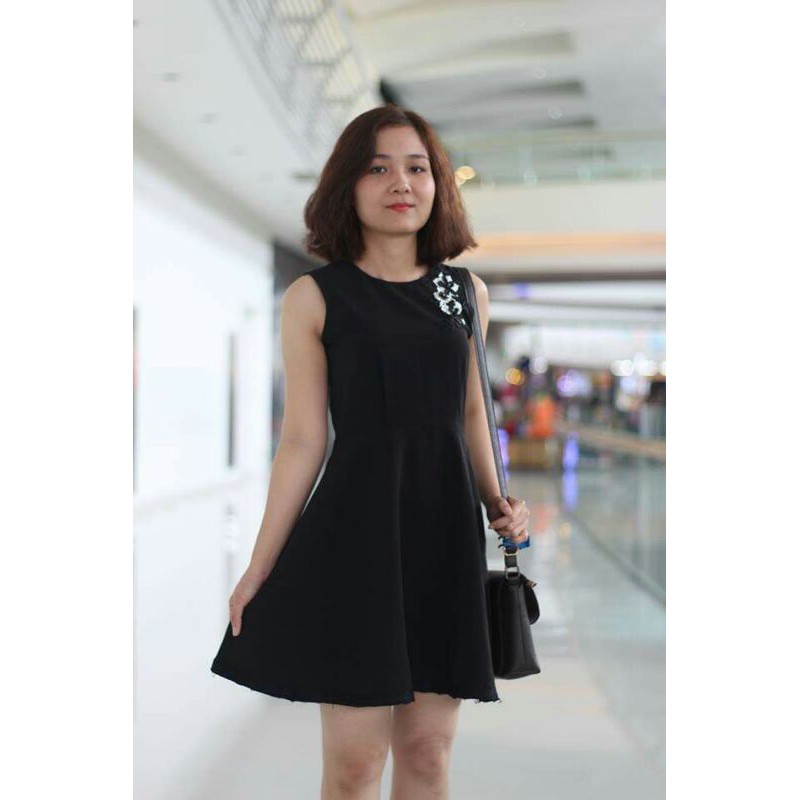 đầm dạo phố thiết kế