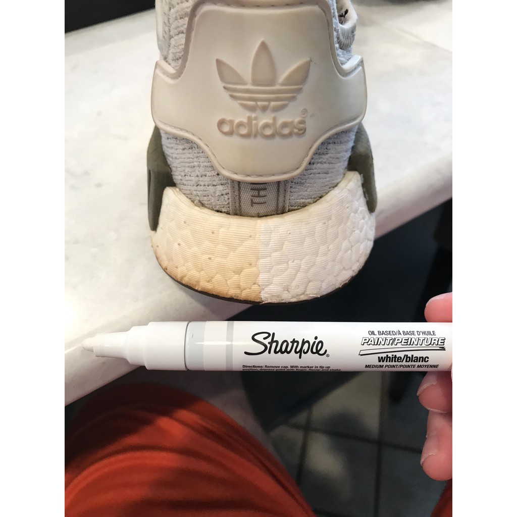 Bút sơn ngòi cứng Sharpie Oil Based Medium