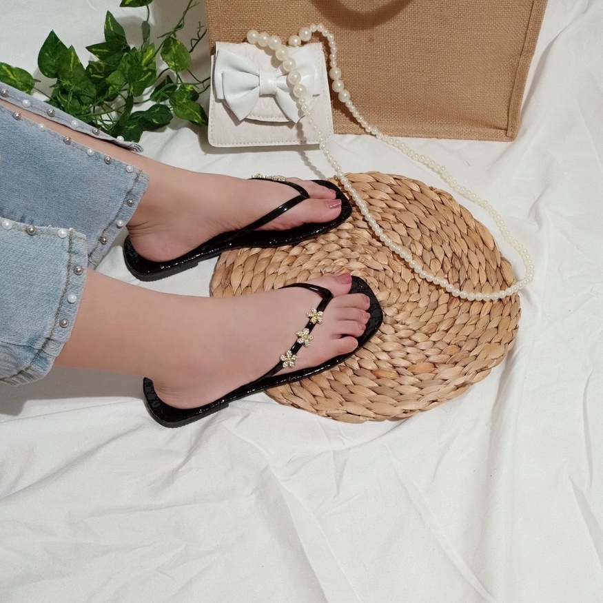 Dép kẹp nữ đính hoa đá sang chảnh 3 màu đen,bạc,vàng lấp lánh-hình thật của shop tự chụp