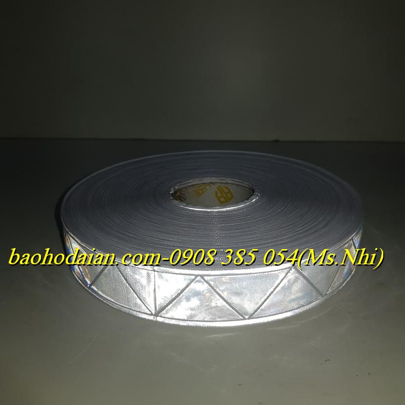 Cuộn dây phản quang nhựa hoạt tiết W bản 2,5cm dài 50m may kèm quần áo- Hình thật